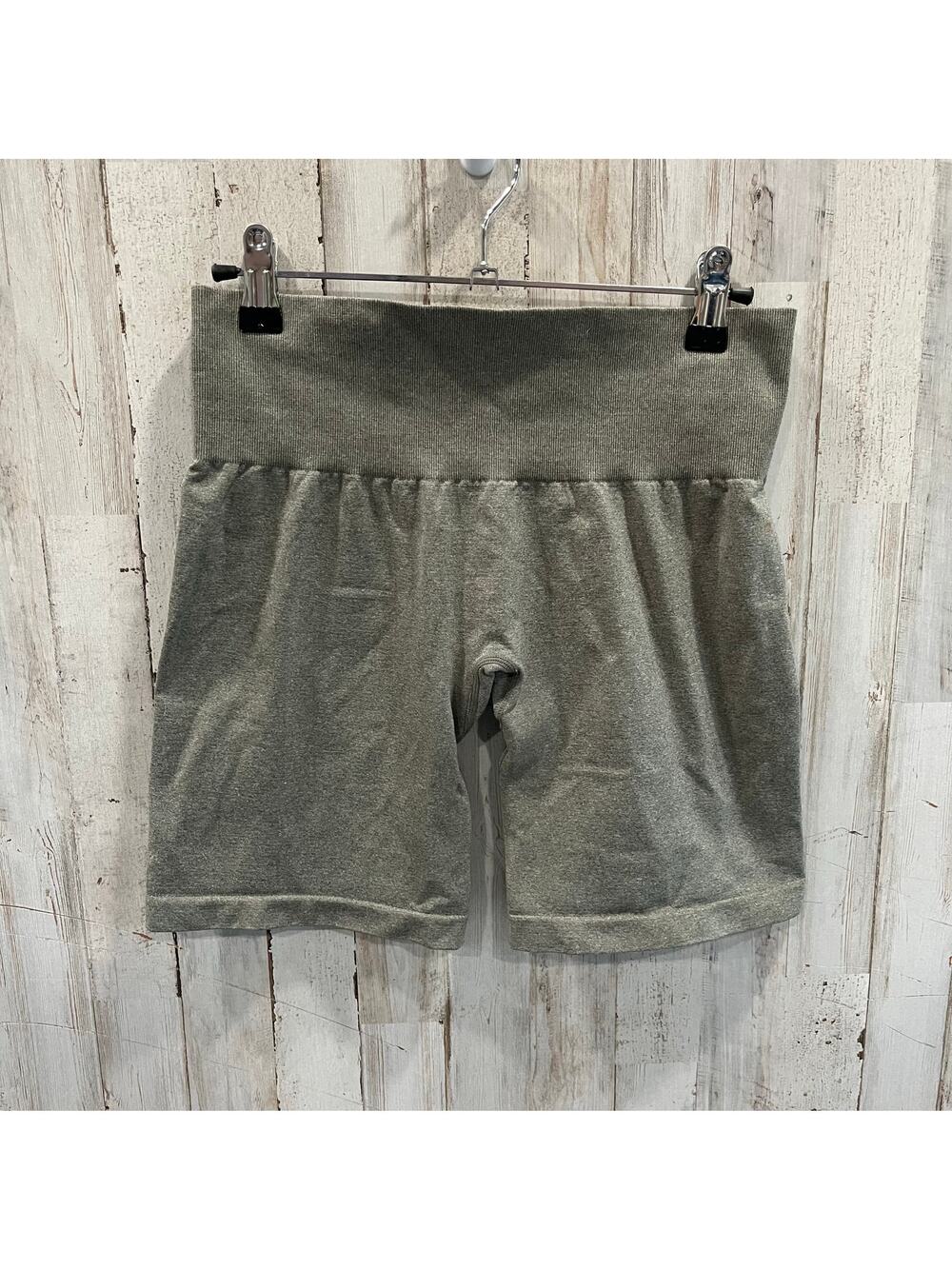 NVGTN Green Compression Seamless Workout Booty Shorts Womens Size Medium